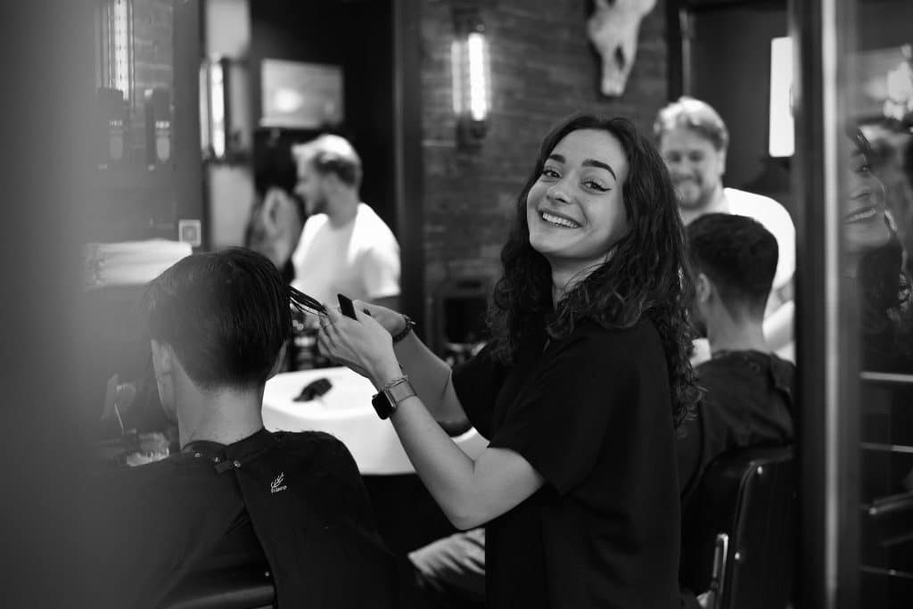 Melissa artisan coiffeur barbier Paris La Clé du Barbier